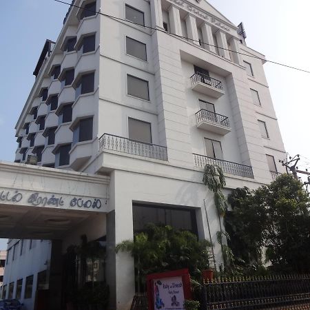 Hotel Grand Palace Chennai Eksteriør billede