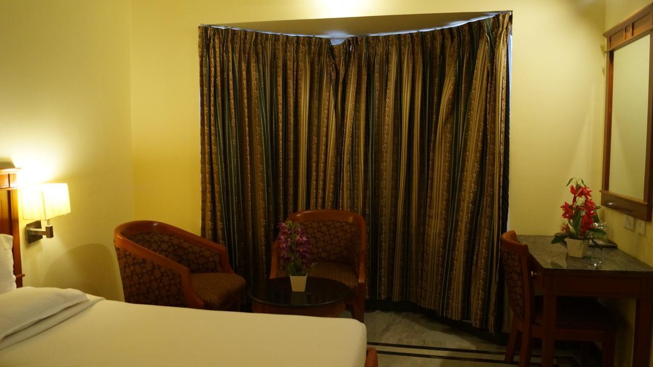Hotel Grand Palace Chennai Eksteriør billede