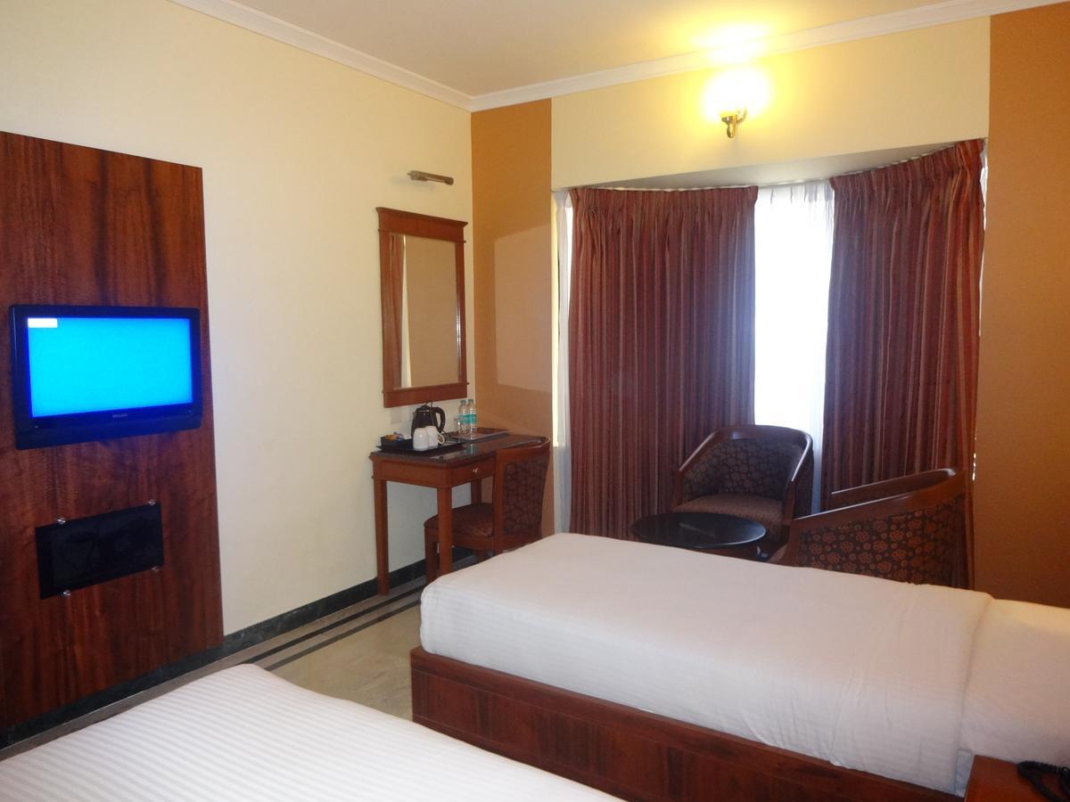 Hotel Grand Palace Chennai Eksteriør billede