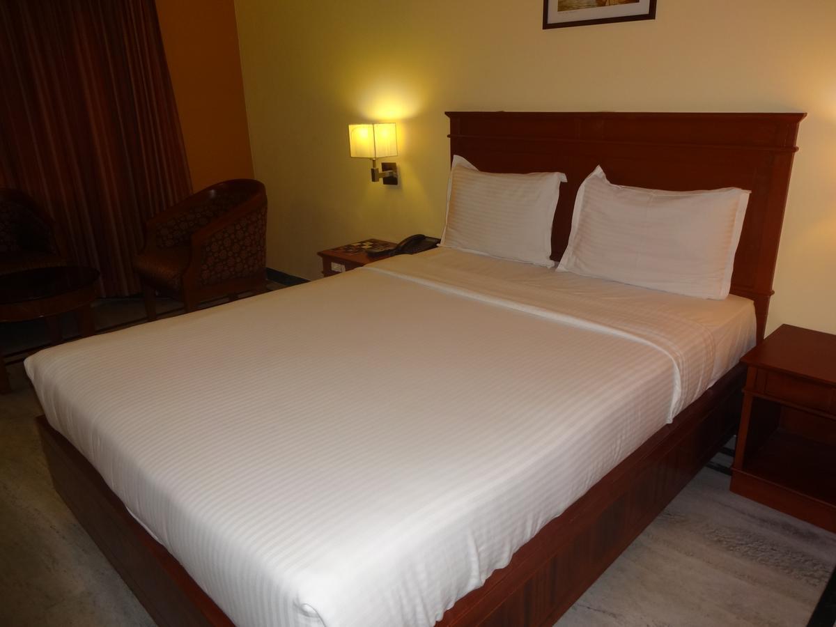 Hotel Grand Palace Chennai Eksteriør billede